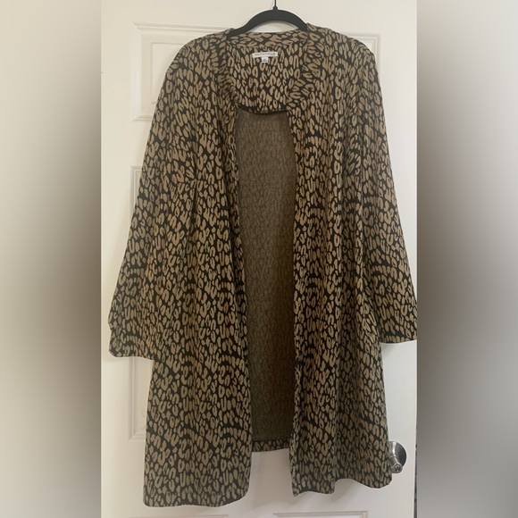 Notations Sweaters - Mid Length 3x Leopard Print Cardigan with Pockets